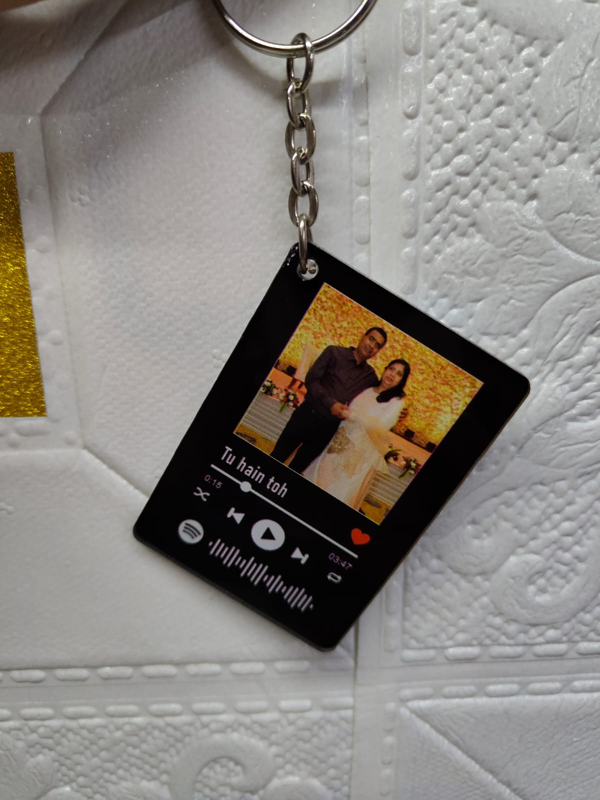 Custom Spotify Photo Keychain with Song Name – Personalized Acrylic Gift