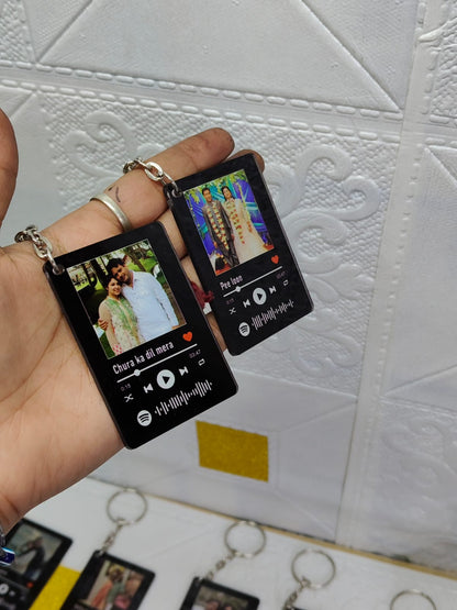 Custom Spotify Photo Keychain with Song Name – Personalized Acrylic Gift