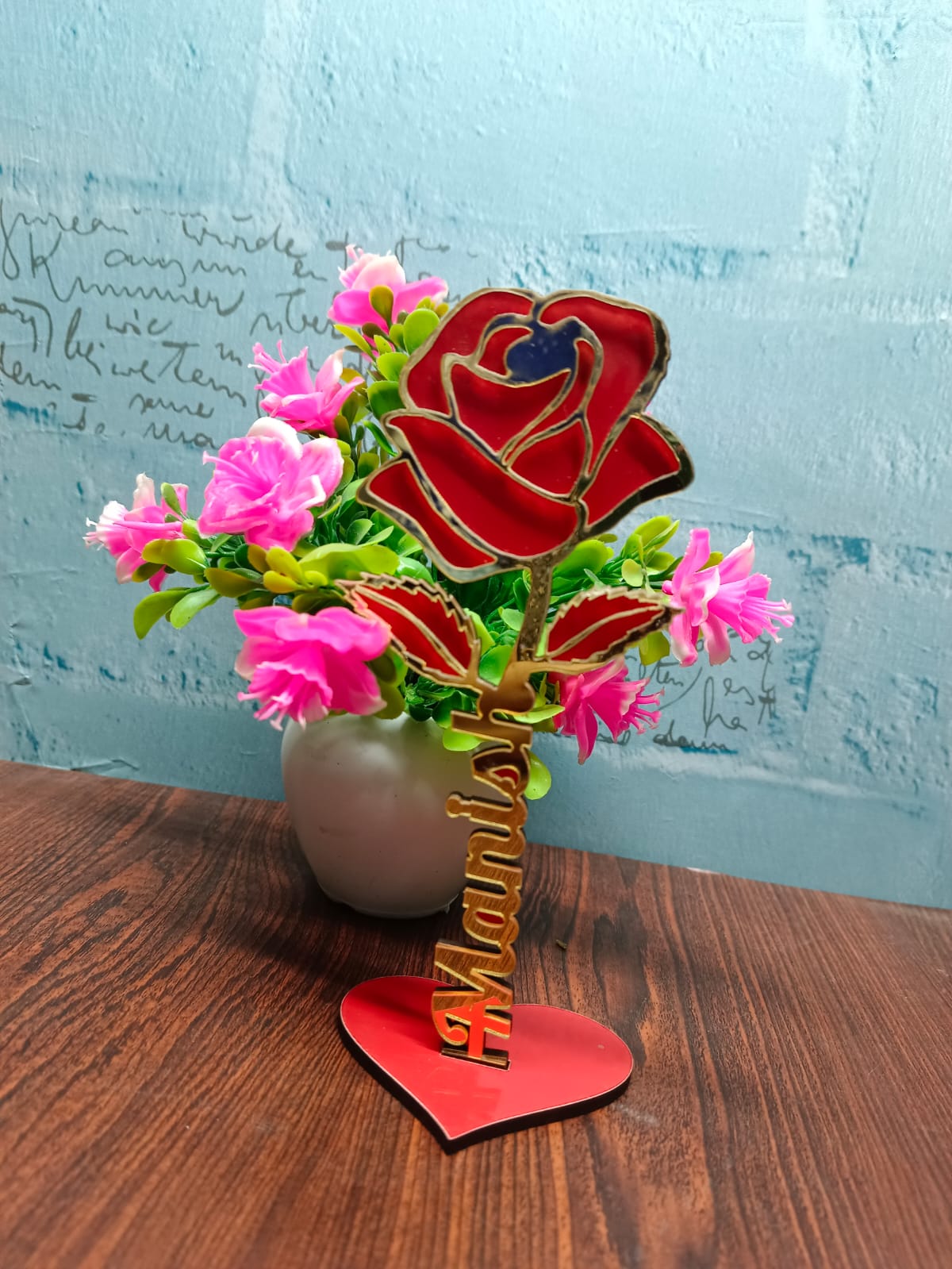 Personalized Golden Rose Name Stand – 7 Inch Romantic Décor